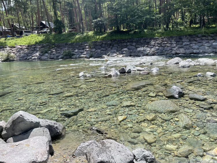 フォレストドーム付知峡の川の様子・透明度