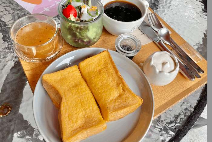 八ヶ岳の犬連れで行けるククーカフェのフレンチトースト